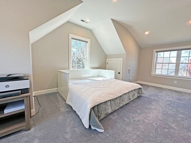 Building Photo - 99 Westchester Rd