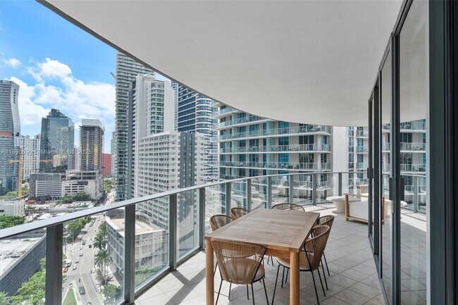 Building Photo - 1000 Brickell Plaza