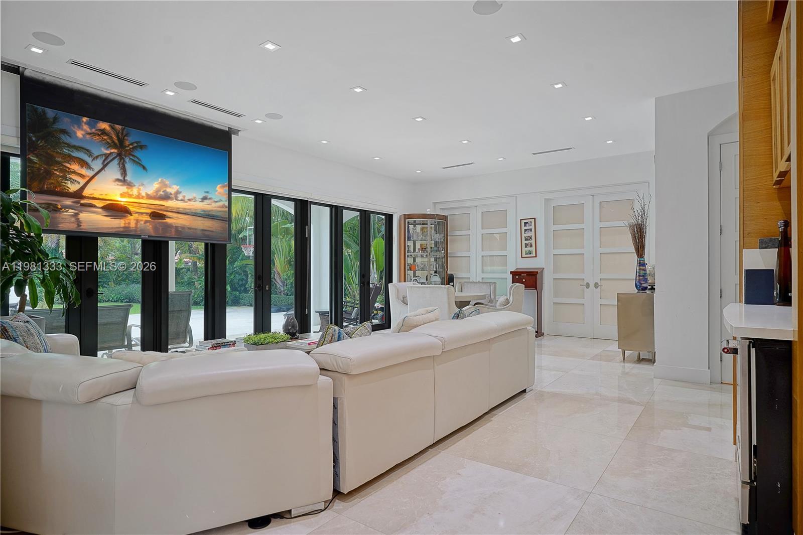 Building Photo - 3747 Prairie Ave