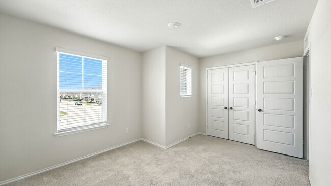 Building Photo - 158 Hazy Glade Dr