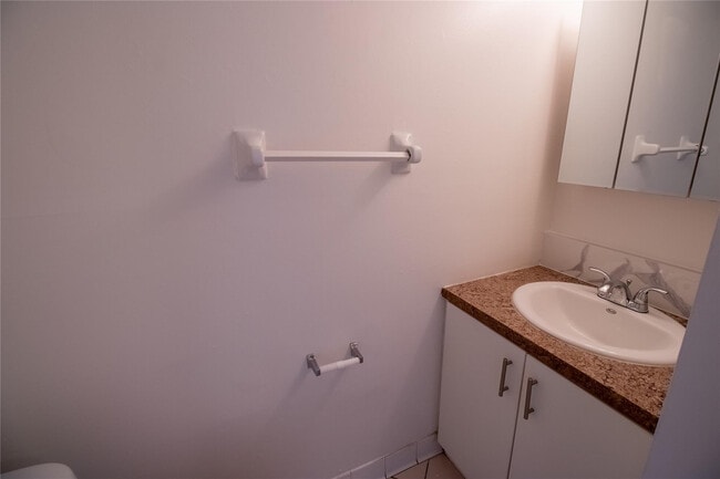 Building Photo - 1505 SW 2nd St