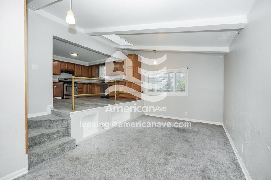 Building Photo - 651 Voelker Ave