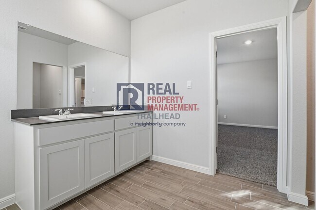 Building Photo - Spacious 5-Bedroom Home with Contemporary Living Spaces