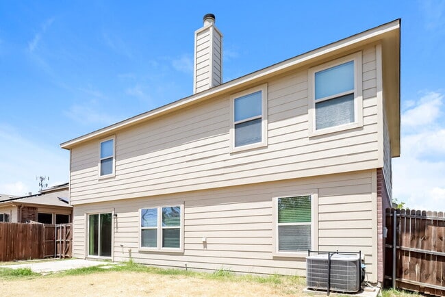 Building Photo - 6928 Glade Oaks Dr