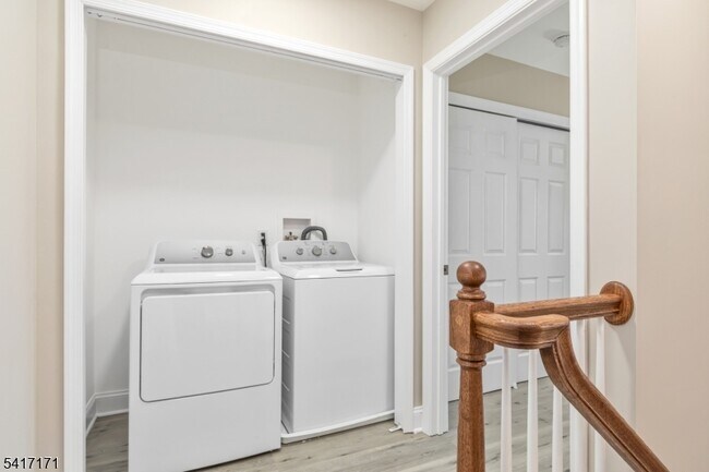 Building Photo - 150 N Auten Ave