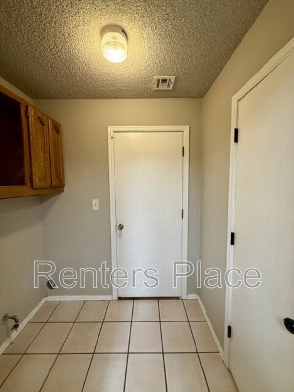 Building Photo - 14148 S Poplar Pl