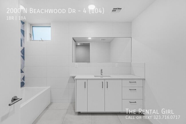 Building Photo - 2000 Beachwood Dr