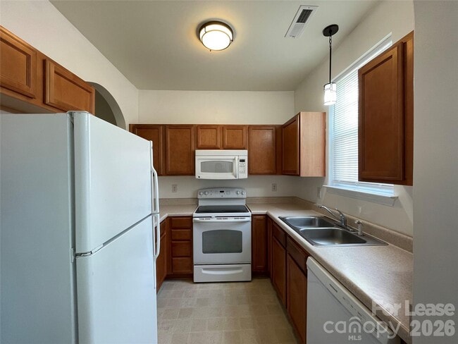 Building Photo - 5703 Erin Dr