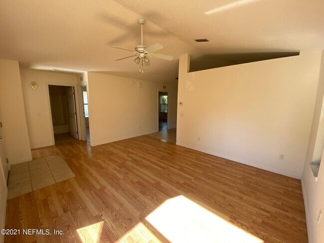 Building Photo - 908 Helen St