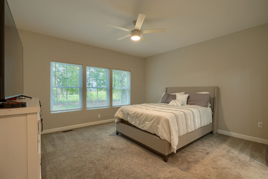 Building Photo - 275 Hyatts Rd