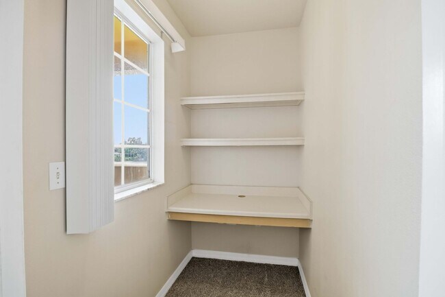 Building Photo - 1020 Villagio Cir