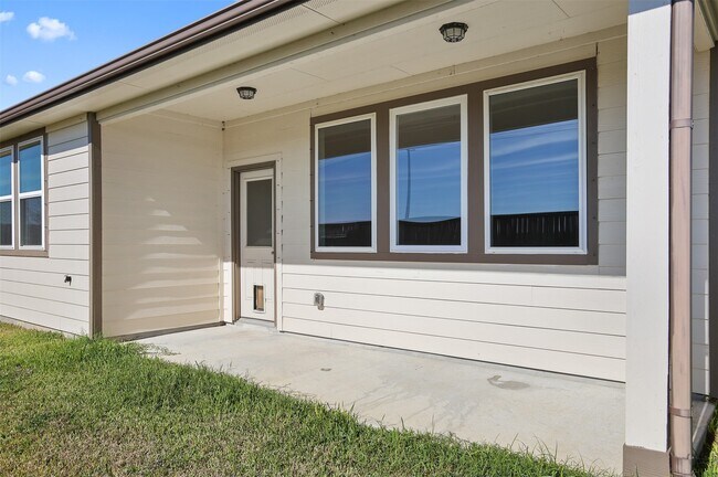 Building Photo - 13401 Emerald Mallard Dr