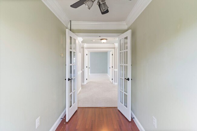 Building Photo - Spacious Home in Port Potomac