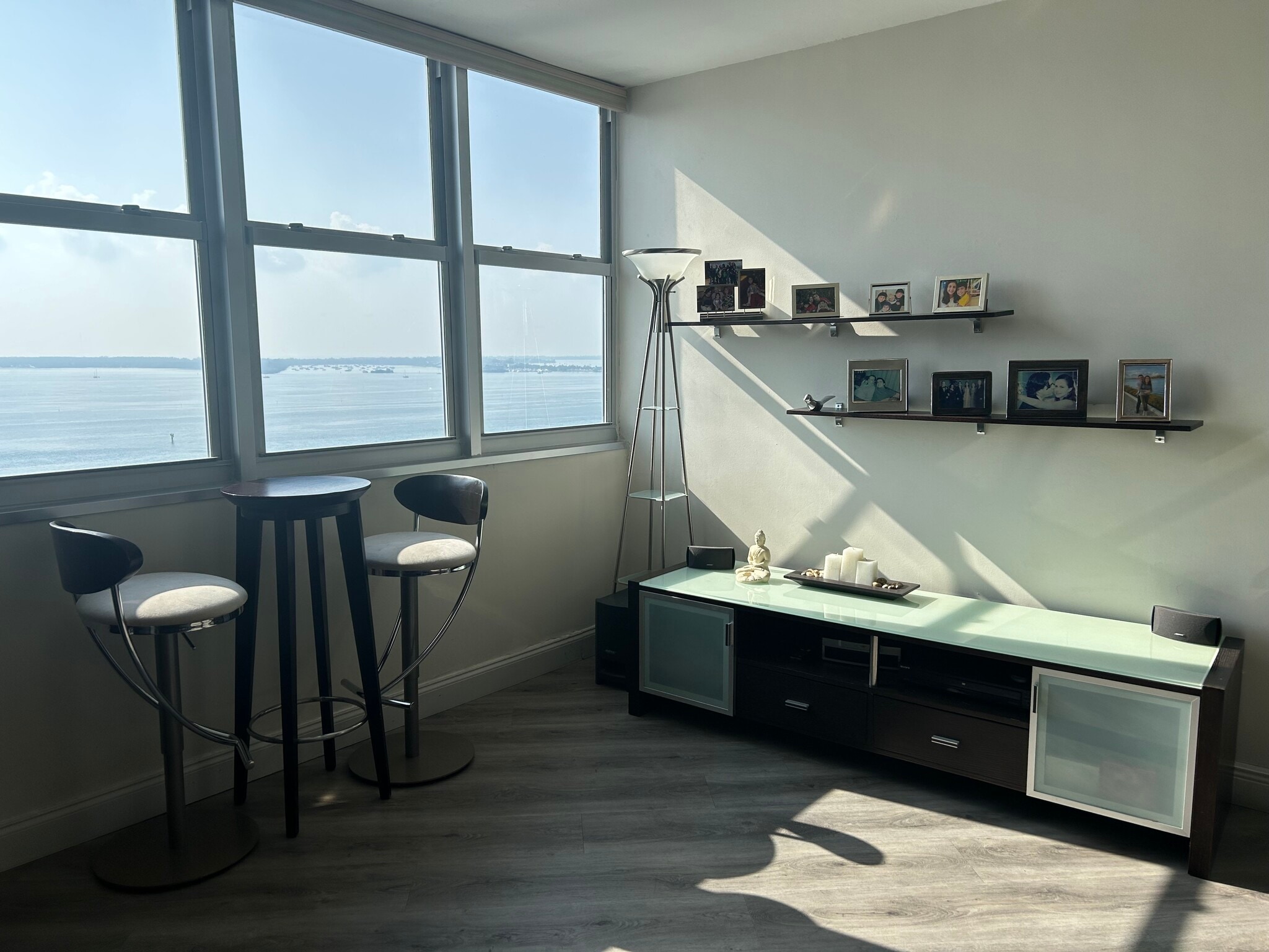 Building Photo - 905 Brickell Bay Dr