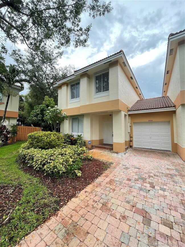 Building Photo - 6524 Hidden Cove Dr