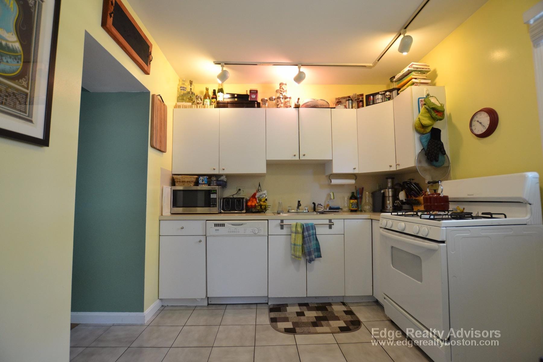 Building Photo - 153 Nonantum St