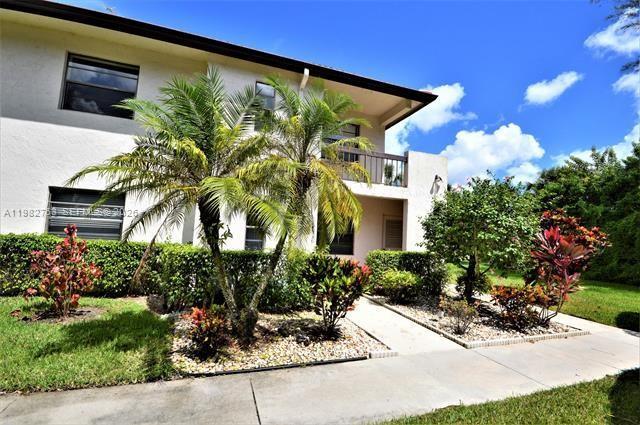Building Photo - 7944 Eastlake Dr