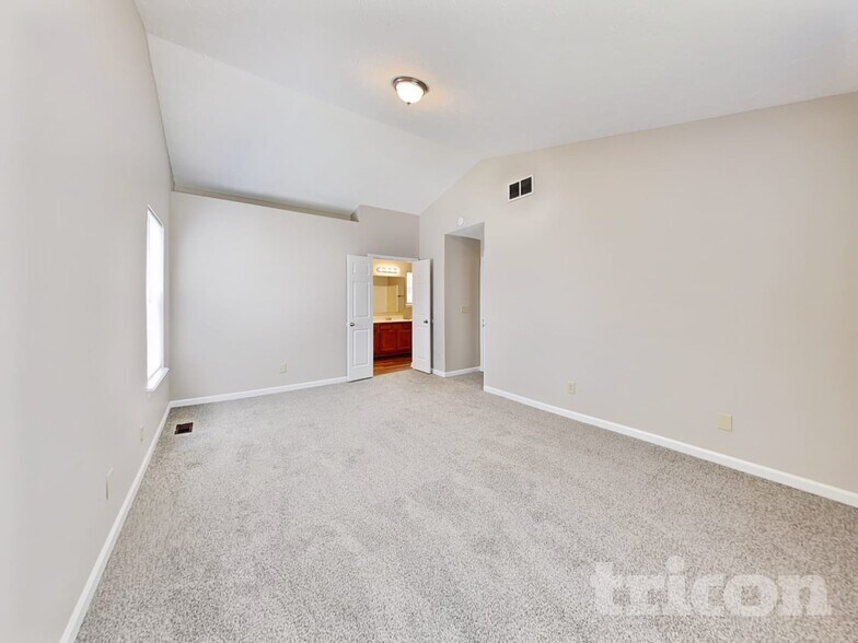 Building Photo - 1022 Pine Mountain Way