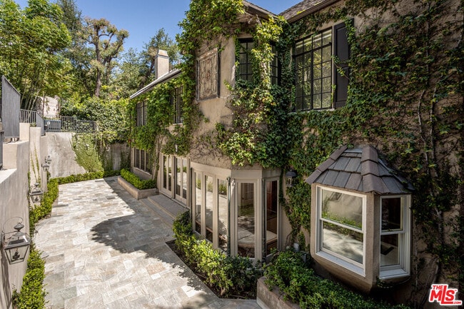 Building Photo - 353 N Gunston Dr