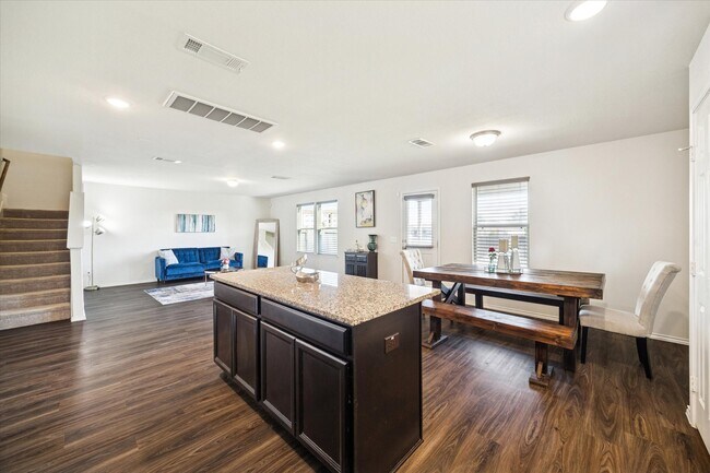 Building Photo - 1606 Avocet Way