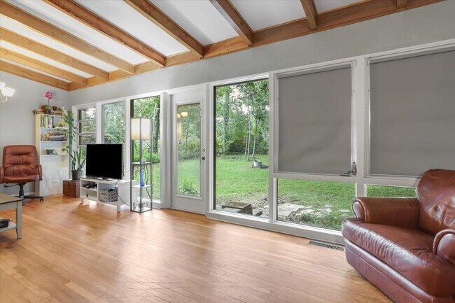 Building Photo - 1612 Hasosaw Nene