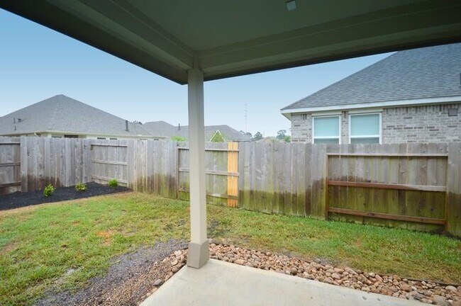 Building Photo - 2211 Hidden Meadow Ln