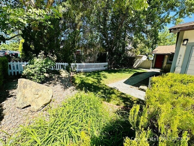 Building Photo - 6435 Lotus St
