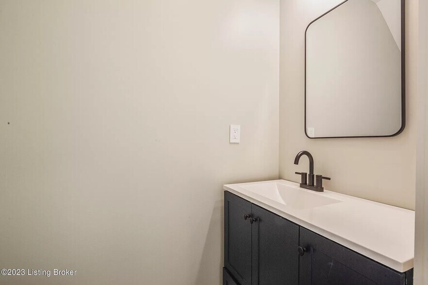 Building Photo - 3714 Selma Ave