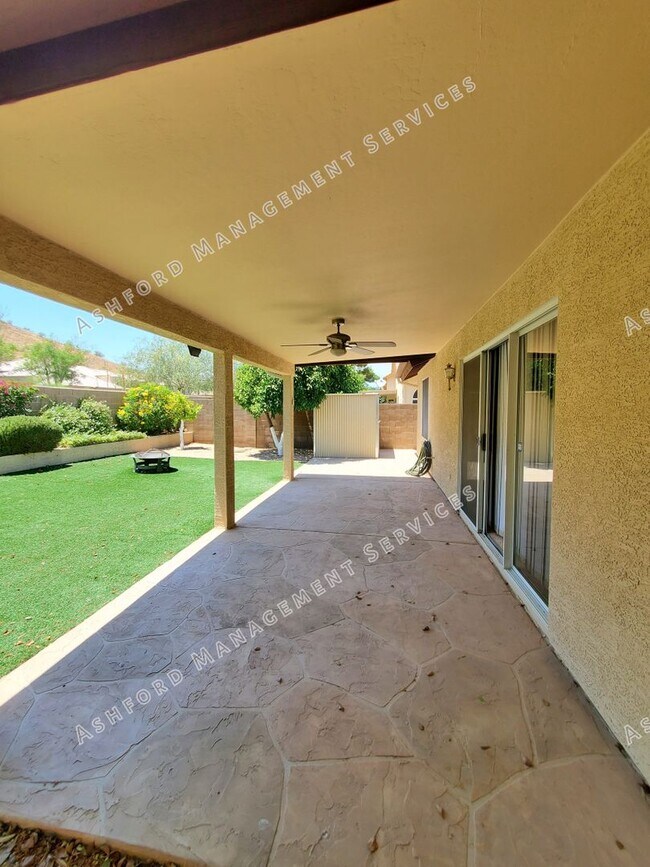 Building Photo - PINNACLE HILL RENTAL WITH MTN VIEWS, FIREP...