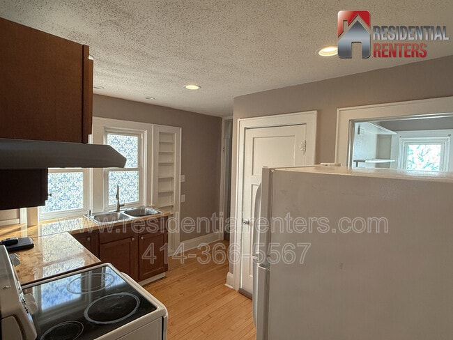 Building Photo - 2009 S 68th St