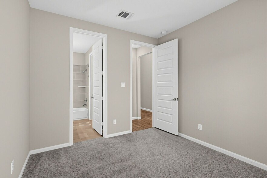 Building Photo - 5123 Morrison Dr