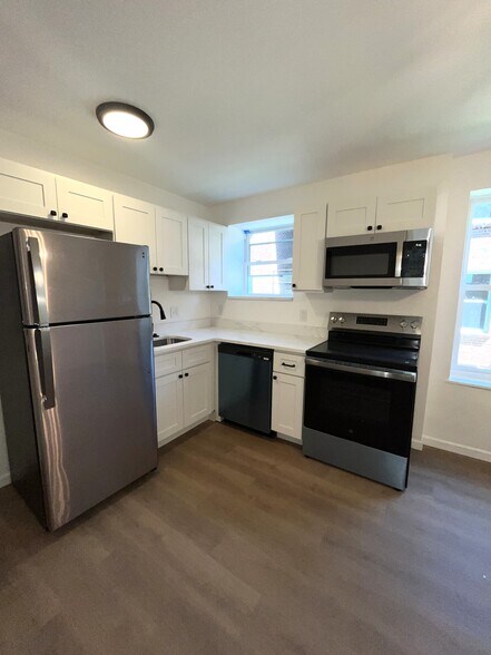 Building Photo - 3919 Jamieson Ave