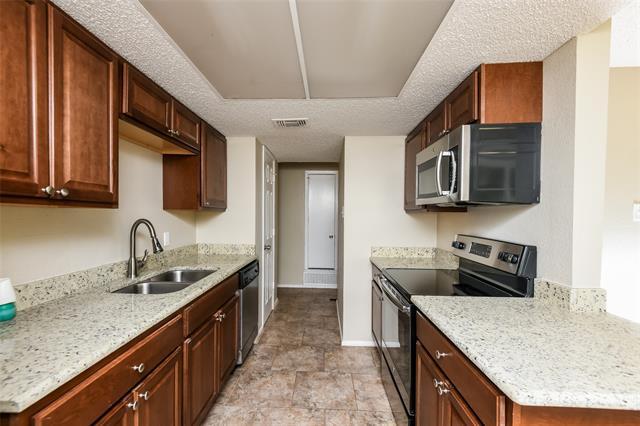 Building Photo - 6407 Woods Edge Dr