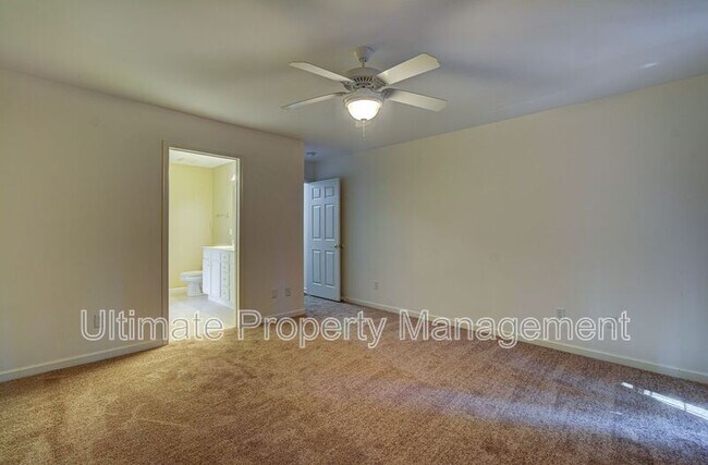 Building Photo - 700 Valley Brook Rd
