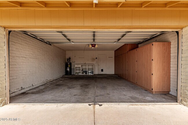 Building Photo - 5528 W Calavar Rd