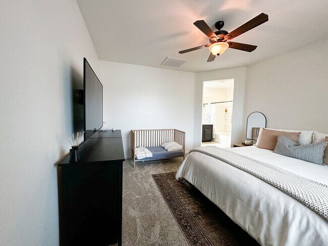 Building Photo - 41602 W Anne Ln