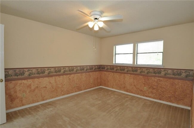 Building Photo - 13405 Saddlebrook Trail