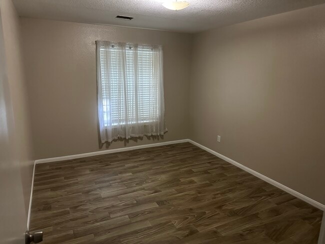 Building Photo - 10922 Cayman Mist Dr