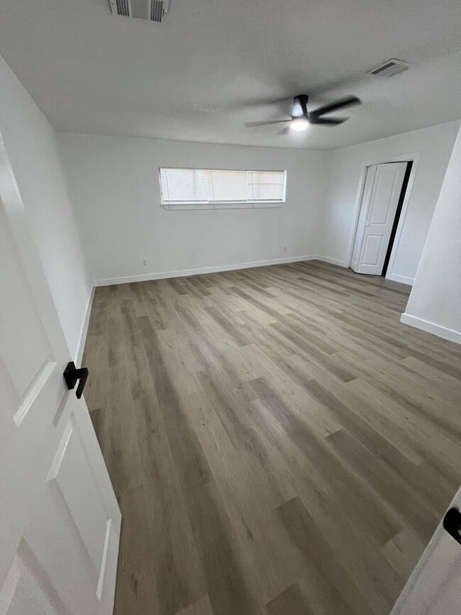 Building Photo - Gorgeous all renovated Home in Houston TX,...