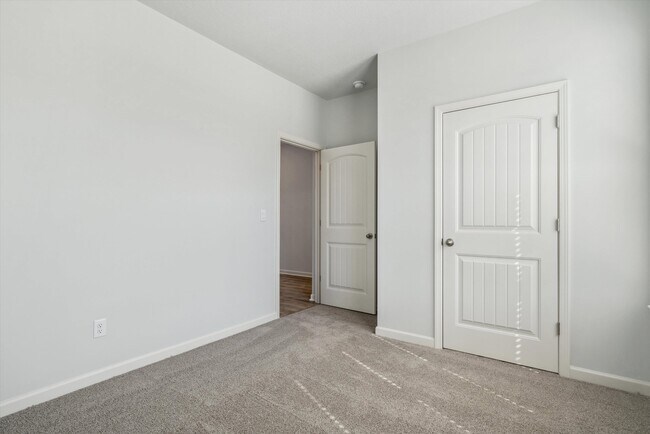 Building Photo - 85 Kipling Dr