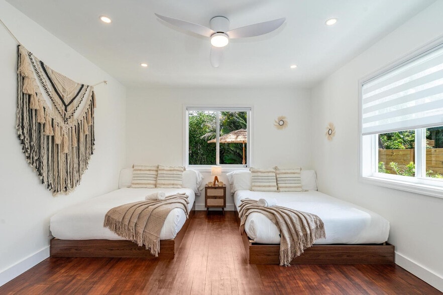 Building Photo - 616 NE 16th Terrace