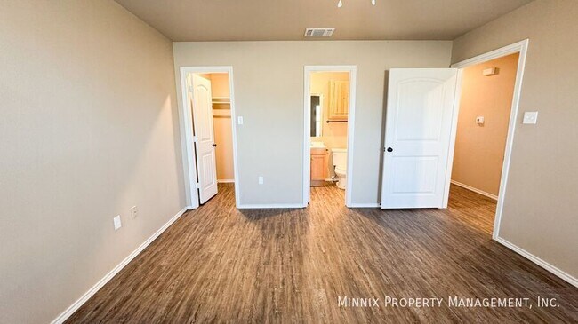 Building Photo - 2516 N Ave O