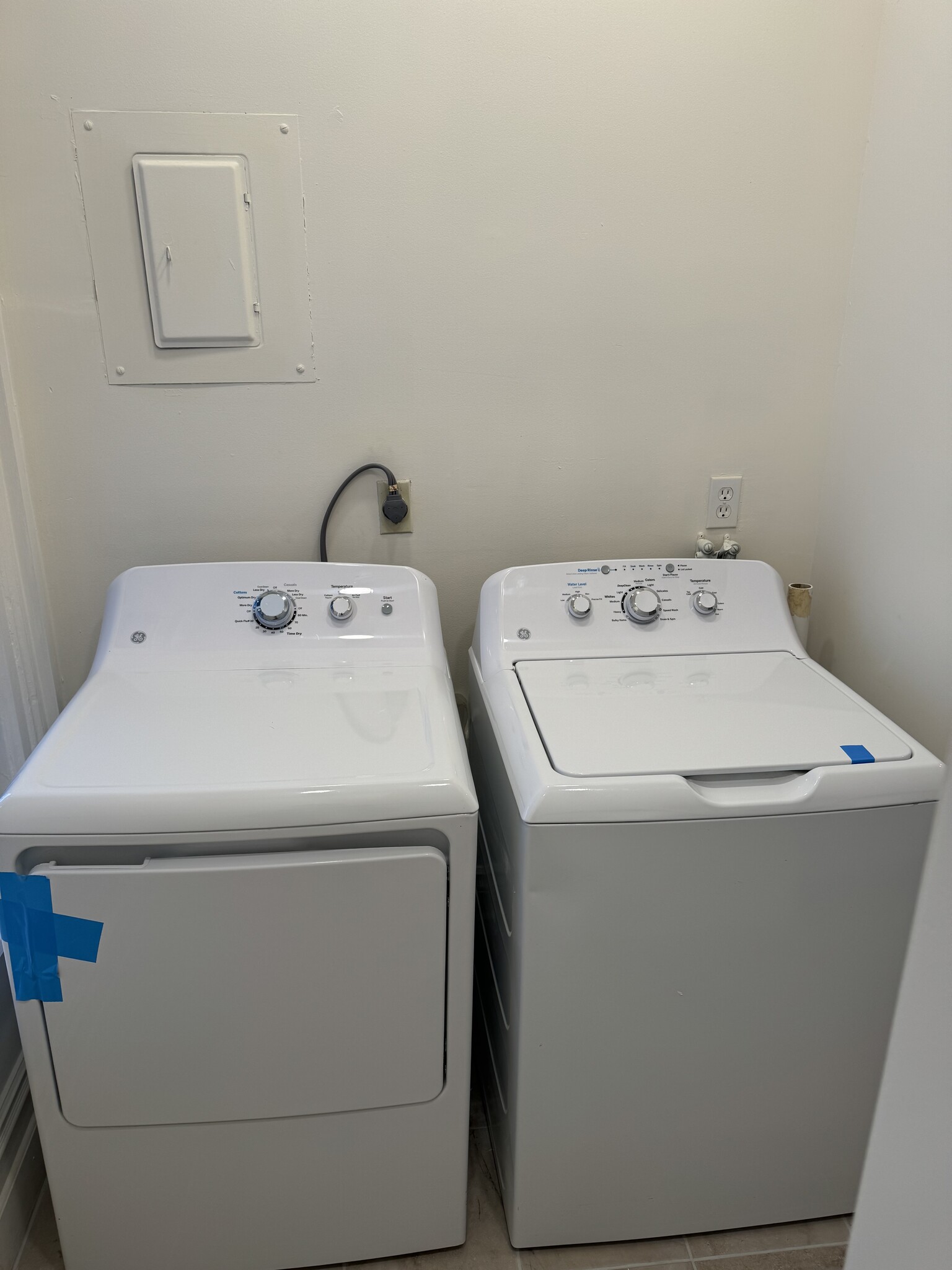 New washer dryers in separate pantry off kitchen area - 118 Philip St