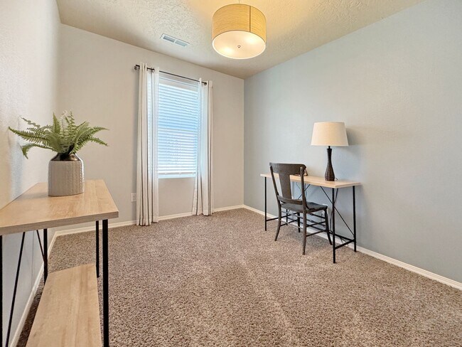 Building Photo - Furnished 3 Bed, 2 Bath Home in Southwest Boise – Stylish, Dog-Friendly, and Move-In Ready!