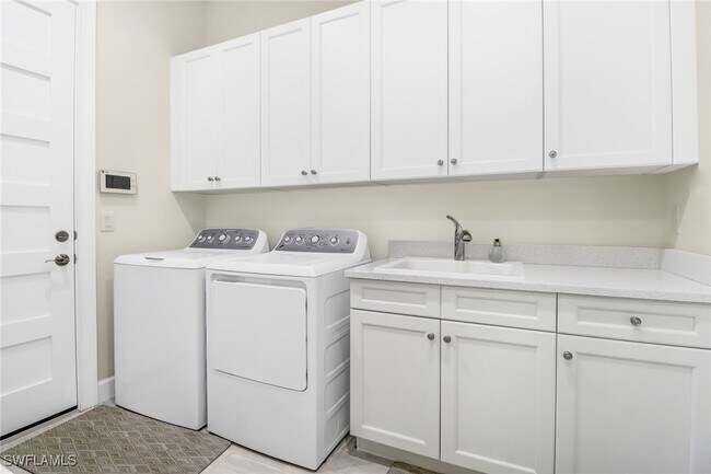 Building Photo - 5778 Highbourne Dr