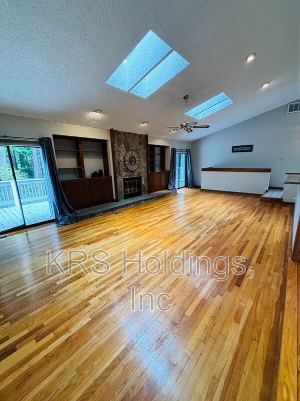 Building Photo - 8416 Summit Acres Dr