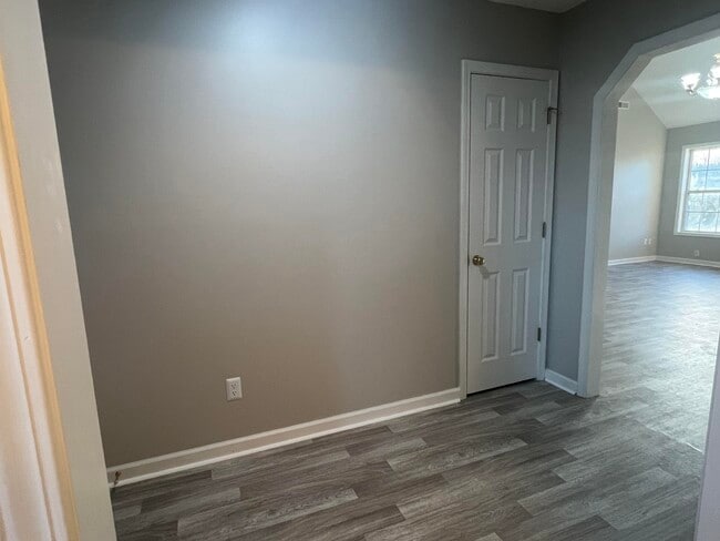 Building Photo - 1240 Inabinet Dr