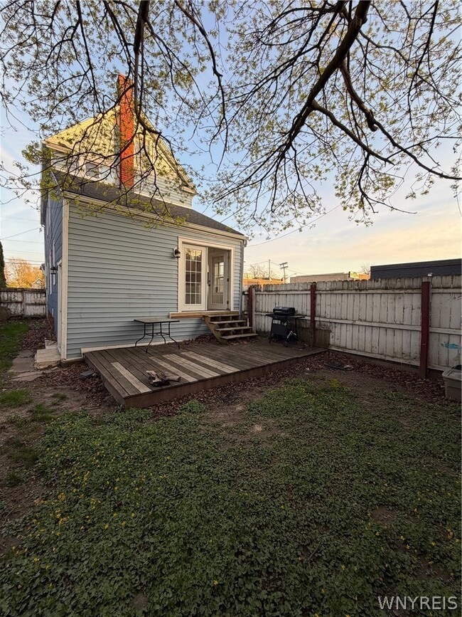 Building Photo - 18 Buffum St