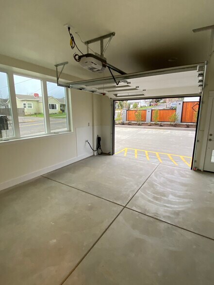 Unit A Garage - 2380 Willamette St