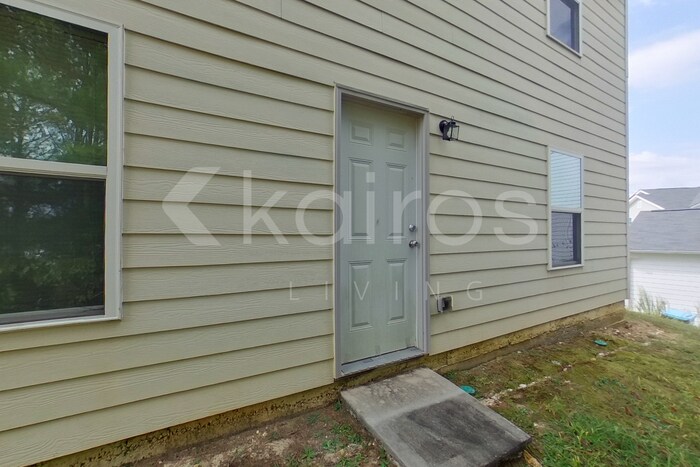 Building Photo - 10 Plymouth Ct